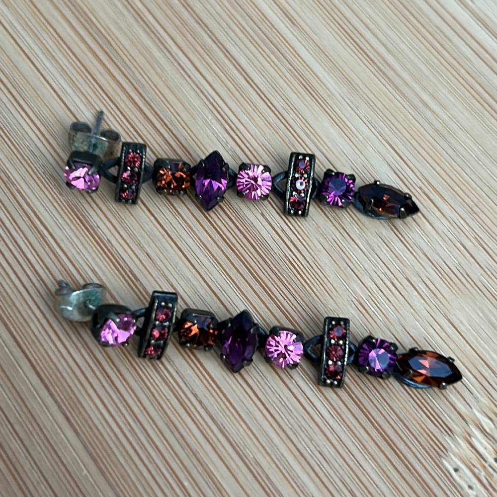 Dangling Earrings - Picture 2 of 4